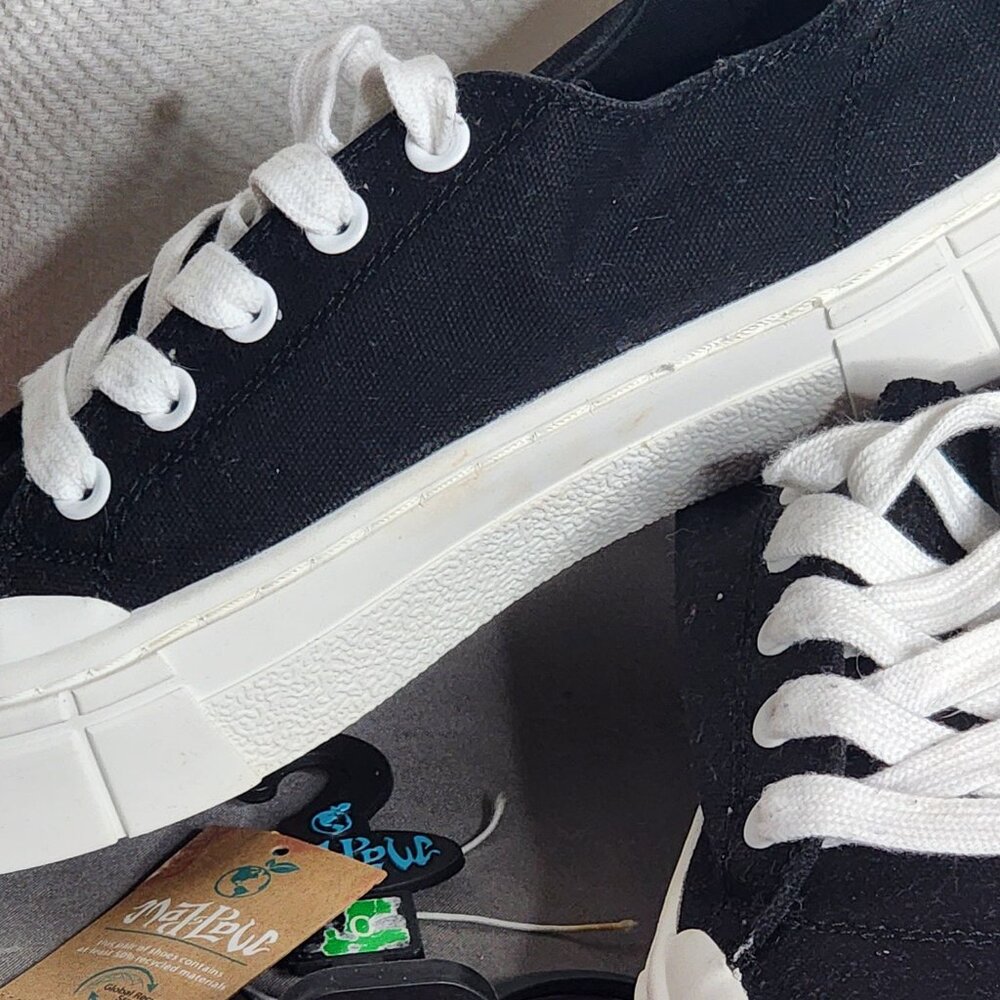 Mad Love Target Black White Cloth Rubber Sole 50% Recycled Fran Sneaker Size 10 - Picture 2 of 16